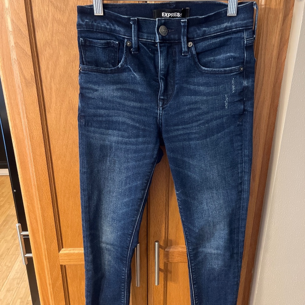 Ankle length jeans raw hem